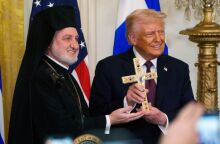 «Είστε ξεχωριστός λαός»: Τα λόγια του Τραμπ στους Έλληνες για την 25η Μαρτίου και το δώρο του Ελπιδοφόρου