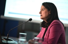 Η υπουργός Εργασίας, Νίκη Κεραμέως