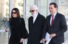 Παπαχαραλάμπους - Παπούλια: Τα χειρόγραφα μηνύματα που φέρονται να έστειλαν στον Φιλιππίδη