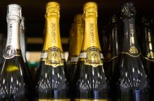 Η πλειοψηφία των Ευρωπαίων υποστηρίζει αντίποινα με δασμούς κατά των ΗΠΑ, σύμφωνα με δημοσκόπηση - Η απάντηση της ΕΕ στα σχέδια Τραμπ