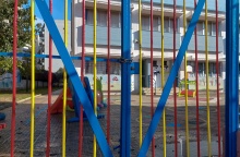 Κλειστή πόρτα σχολείου