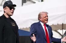 Ο Λευκός Οίκος διαψεύδει τα περί αποχώρησης Μασκ από την κυβέρνηση Τραμπ