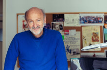 Ανδρέας Πετρουλάκης: Ο εργάτnς του εφήμερου