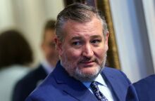 ΗΠΑ: Ο γερουσιαστής Τεντ Κρουζ προειδοποιεί πως οι δασμοί Τραμπ μπορεί να φέρουν ύφεση και εκλογικό «λουτρό αίματος» για τους Ρεπουμπλικανούς το 2026.