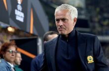 Ο Ζοζέ Μουρίνιο τιμωρήθηκε με αποκλεισμό τριών αγώνων και πρόστιμο για το τσίμπημα στη μύτη του Οκάν Μπουρούκ μετά το ντέρμπι Φενέρμπαχτσε - Γαλατασαράι