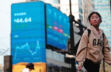 Explainer: Οι δασμοί Τραμπ αυξάνουν το ρίσκο παγκόσμιας ύφεσης - Aναταράξεις σε αγορές, τράπεζες, εμπορεύματα - Oι προβλέψεις για ΗΠΑ, ΕΕ, Βρετανία