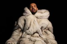 Ο Drake αποκάλυψε πως δουλεύει νέο σόλο άλμπουμ, το πρώτο του διάσημου Καναδού ράπερ μετά το «For All The Dogs» του 2023.
