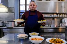 Στο εστιατόριο του Αγίου Όρους