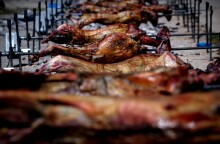 Τι να προσέξουμε στο πασχαλινό τραπέζι την Κυριακή - Χρήσιμα tips ενόψει του κυριακάτικου γεύματος