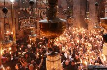 Το Άγιο Φως ταξιδεύει προς την Ελλάδα - Πώς θα φτάσει σε όλη τη χώρα