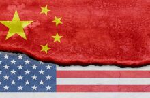 Κίνα - Δασμοί: Το Πεκίνο απειλεί αντίποινα σε χώρες που στηρίζουν τις ΗΠΑ στον εμπορικό πόλεμο, καταδικάζοντας τις «εγωιστικές» συμφωνίες.