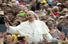 Πάπας Φραγκίσκος: Τι συμβαίνει όταν πεθαίνει ο Πάπας - Θα είναι ο πρώτος εδώ και πάνω από έναν αιώνα που θα ταφεί εκτός Βατικανού.