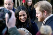 Ο πρίγκιπας Χάρι και η Μέγκαν Μαρκλ καλούν σε αυστηρότερη προστασία των παιδιών από τους κινδύνους των social media, παρουσιάζοντας μνημείο στη Νέα Υόρκη.