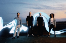 Naxatras: Συνέντευξη με τον Γιάννη Βαγενά, τραγουδιστή και μπασίστα της hard psych rock μπάντας. 