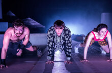 «Τα σκυλιά» του Ανέστη Αζά στο θέατρο Κιβωτός