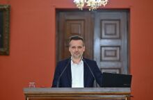 Χάρης Δούκας: «H κατάσταση σήμερα με τα πατίνια είναι ανεξέλεγκτη και πρέπει να ρυθμιστεί» - Τα μέτρα που εξετάζονται για το κέντρο της πρωτεύουσας