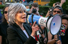 Radical chic: Πλούσιοι και διασημότητες στους κοινωνικούς αγώνες