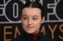 Η ηθοποιός Μπέλα Ράμσεϊ υπερασπίζεται τις έμφυλες κατηγορίες βραβείων: «Είναι σημαντικό να διατηρηθεί η αναγνώριση των γυναικών στον χώρο»