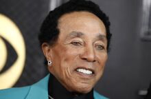 Ο Σμόκι Ρόμπινσον κατηγορείται από 4 πρώην οικιακές βοηθούς για σεξουαλική κακοποίηση, ψευδή φυλάκιση, αμέλεια και έμφυλη βία - Αγωγή 50 εκατ. δολαρίων