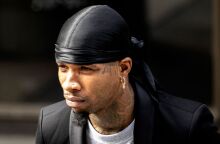 Ο ράπερ Τόρι Λέινζ μαχαιρώθηκε 14 φορές σε φυλακή της Καλιφόρνια και νοσηλεύεται - Εκτίει ποινή για τον πυροβολισμό της Μέγκαν Δε Στάλλιον.