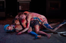 Holy bitch! A Myth Cabaret: Η Έλλη Παπακωνσταντίνου σε μια (ακόμα) πρωτοποριακή παράσταση