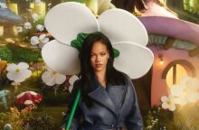 Η Ριάνα μοιράζεται το «Friend Of Mine» - Το πρώτο της νέο σινγκλ από το 2022 - Το τραγούδι θα εμφανιστεί στο επερχόμενο soundtrack των Στρουμφ