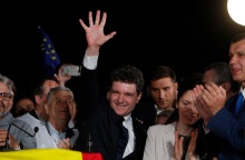 Νικουσόρ Νταν