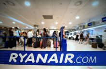 Δικαστική διαμάχη για αυξήσεις μισθών στη Ryanair: Η εταιρεία ζητά από Ισπανούς αεροσυνοδούς να επιστρέψουν έως €3.000 μετά από ακύρωση συμφωνίας