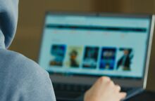 Η Ευρωπαϊκή Επιτροπή ξεκινάει έρευνα κατά των Pornhub, Stripchat, XNXX και XVideos - Ύποπτες για παραβιάσεις του νόμου περί ψηφιακών υπηρεσιών