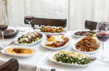 Δώδεκα Πιάτα