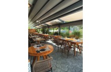 Φυσαρμόνικα: Το μεζεδοπωλείο που παντρεύει το μοντέρνο με το παραδοσιακό 