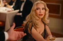 Η Τζένιφερ Λόπεζ αποπνέει την αίγλη του παλιού Χόλιγουντ στο πρώτο teaser trailer του μιούζικαλ «Το Φιλί της Γυναίκας Αράχνης»