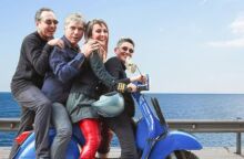 Απεβίωσε ο Χρήστος Κλάρος, μπασίστας του συγκροτήματος Μπλε - Η απώλεια του καταξιωμένου μουσικού προκαλεί θλίψη στην ελληνική σκηνή.