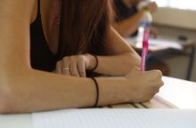 Πανελλήνιες 2025: Σε αναμονή για τις ανακοινώσεις αποτελεσμάτων οι υποψήφιοι των φετινών εξετάσεων - Οι πρώτες εκτιμήσεις για βαθμολογίες και βάσεις