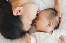 Έκθεση του ΟΗΕ: Η γονιμότητα παγκοσμίως βρίσκεται σε ιστορικά χαμηλά επίπεδα - Εκατομμύρια άνθρωποι δεν μπορούν να αποκτήσουν τα παιδιά που επιθυμούν