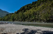 Άρτα: Χωρίς τις αισθήσεις τους τα δύο παιδιά στον Άραχθο ποταμό - Δύο φίλοι τους κατάφεραν να σωθούν