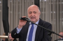 Δημήτρης Τσιόδρας