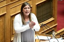 Η Ζωή Κωνσταντοπούλου στο βήμα της Βουλής