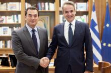 Συνάντηση Κυριάκου Μητσοτάκη με τον νέο γραμματέα της ΠΕ της ΝΔ, Κώστα Σκρέκα - Ευχές του πρωθυπουργού για καλή επιτυχία στα νέα του καθήκοντα