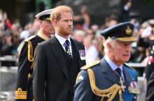 Ο Χάρι κάνει το πρώτο βήμα: Η πρόσκληση έκπληξη στον Κάρολο και τον Ουίλιαμ