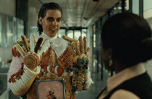 Ο Buffet Boy της Numan: Όταν η παχυσαρκία παίρνει σάρκα, τροφή και οστά