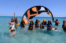 Πώς είναι η καθημερινότητα στα πρωτοποριακά surf camps μόνο για γυναίκες;