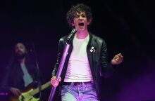 Φεστιβάλ Glastonbury: Οι The 1975 δηλώνουν ότι εγκαταλείπουν τις πολιτικές παρεμβάσεις στις συναυλίες τους, προτάσσοντας μηνύματα αγάπης και φιλίας.