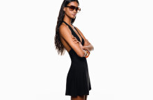 Μικρό μαύρο φόρεμα Bershka