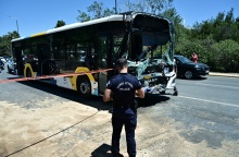 Βούλα: Σύγκρουση λεωφορείων 