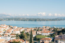 Σπέτσες: Τι να δεις, πού να κολυμπήσεις, πού να μείνεις και πού να φας το καλοκαίρι του 2025