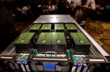 Η Nvidia έγινε η πρώτη εταιρεία στον κόσμο που ξεπέρασε τα 4 τρισ. δολάρια σε αξία, εν μέσω παγκόσμιας ζήτησης για τεχνολογία AI.