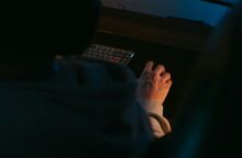 Internet Watch Foundation: Ραγδαία αύξηση των βίντεο σεξουαλικής κακοποίησης ανηλίκων με χρήση τεχνητής νοημοσύνης, προειδοποιεί ο φορέας