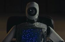 CANAL+ / R0_B0+: Δεν εμπιστεύεσαι την φαντασία σου στον καθένα