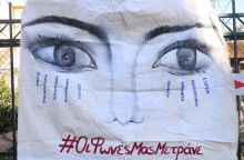 Ένταση στη δίκη για την Κυριακή Γρίβα: Ο συνήγορος του κατηγορούμενου πέταξε μπουκάλι προκαλώντας χάος και αποχώρηση του δικαστηρίου.